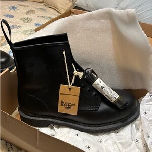 Dr. Martens Smooth Black Boots - black on black